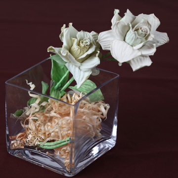立體式透明玻璃桌上型盆花 -- 俏麗玫瑰(淺秋香色)